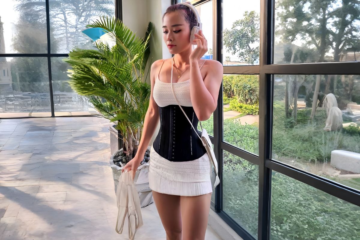 Review Latex Corset sau 30 ngày - Corset Chuẩn